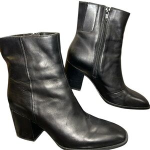 Vionic Harper Black Leather Ankle Booties – Size 6.5